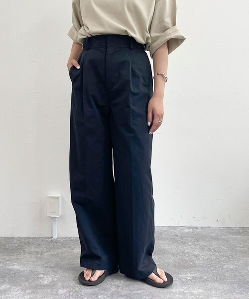 fredy emue（フレディエミュ）の「チノタックパンツ（チノパンツ・レディース・ベージュ/ブラック/カーキ・38/36）」の19枚目の写真