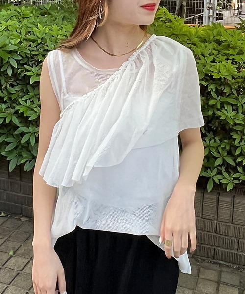 Rouge vif（ルージュヴィフ）の「マルチウェイメッシュフリル付きタンクトップ（シャツ/ブラウス・レディース・ブラック/オフホワイト・フリー）」の2枚目の写真