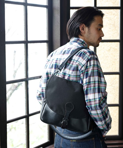 STANDARD SUPPLY（スタンダードサプライ）の「アーツアンドクラフツ / CORDURA SPAN コーデュラスパン / HUNTING SHOULDER S ハンティングショルダーS（ショルダーバッグ・メンズ・ダークベージュ/ブラック・FREE）」の4枚目の写真