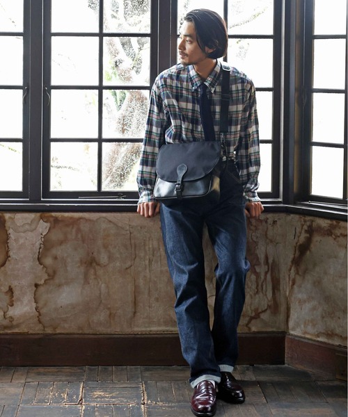 STANDARD SUPPLY（スタンダードサプライ）の「アーツアンドクラフツ / CORDURA SPAN コーデュラスパン / HUNTING SHOULDER S ハンティングショルダーS（ショルダーバッグ・メンズ・ダークベージュ/ブラック・FREE）」の3枚目の写真