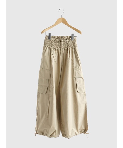 FIKA.(フィーカ)の「Cotton parachute pants(その他パンツ・レディース・カーキ/ネイビー/ベージュ・MEDIUM)」の4枚目の写真