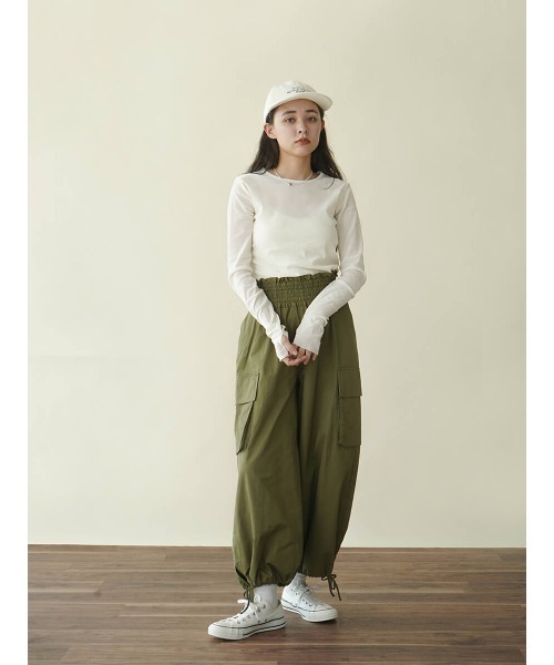 FIKA.(フィーカ)の「Cotton parachute pants(その他パンツ・レディース・カーキ/ネイビー/ベージュ・MEDIUM)」の22枚目の写真
