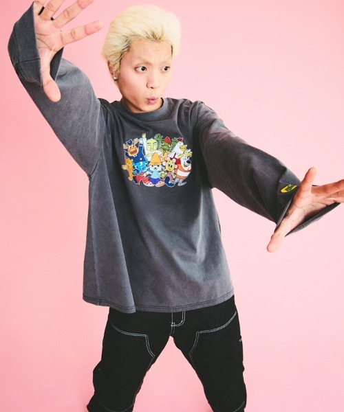 Ressaca（レサーカ）の「オーバーサイズパラッパオールスタープリント