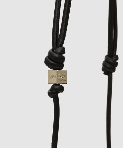 GANNI(ガニー)の「Ganni Bou Crossbody(ショルダーバッグ・レディース・ブラック・OS/ONE SIZE)」の4枚目の写真