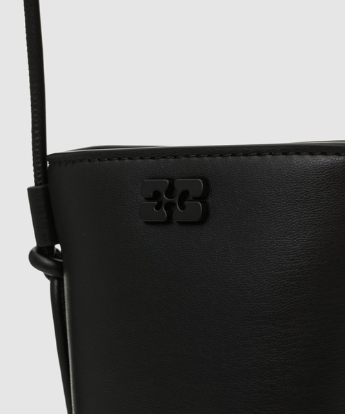 GANNI(ガニー)の「Ganni Bou Crossbody(ショルダーバッグ・レディース・ブラック・OS/ONE SIZE)」の5枚目の写真