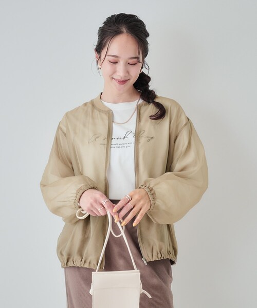 SHOO・LA・RUE(シューラルー)の「◆【洗える】上品なシアー感で魅せる ふんわりシルエットブルゾン(ブルゾン・レディース・ナチュラル/キャメル/ブラック・04/03/02)」の8枚目の写真
