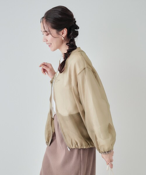 SHOO・LA・RUE(シューラルー)の「◆【洗える】上品なシアー感で魅せる ふんわりシルエットブルゾン(ブルゾン・レディース・ナチュラル/キャメル/ブラック・04/03/02)」の9枚目の写真