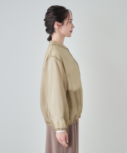 SHOO・LA・RUE(シューラルー)の「◆【洗える】上品なシアー感で魅せる ふんわりシルエットブルゾン(ブルゾン・レディース・ナチュラル/キャメル/ブラック・04/03/02)」の22枚目の写真