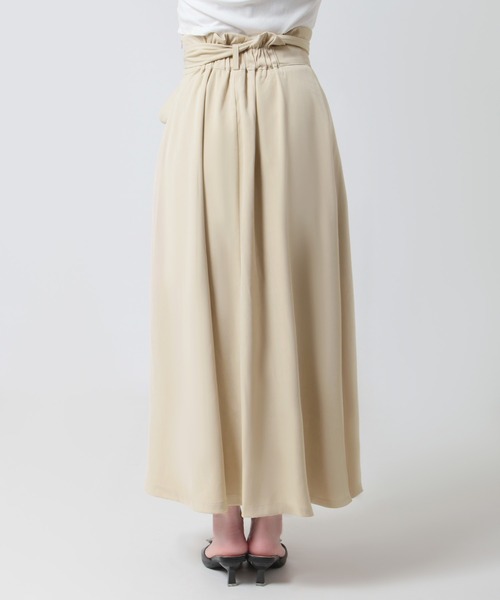 Julia Boutique（ジュリアブティック）の「選べるタイト・フレア トレンチロングスカート（スカート・レディース・ブラック系1/ベージュ系2/ブラック系2/ベージュ系1・1/2）」の8枚目の写真