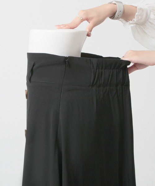 Julia Boutique（ジュリアブティック）の「選べるタイト・フレア トレンチロングスカート（スカート・レディース・ブラック系1/ベージュ系2/ブラック系2/ベージュ系1・1/2）」の13枚目の写真