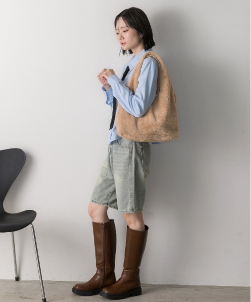 ad thie(アドティエ)の「エコファー ワンハンドルトートバッグ(トートバッグ・レディース・オフホワイト/ベージュ/ブラック・FREE)」の8枚目の写真