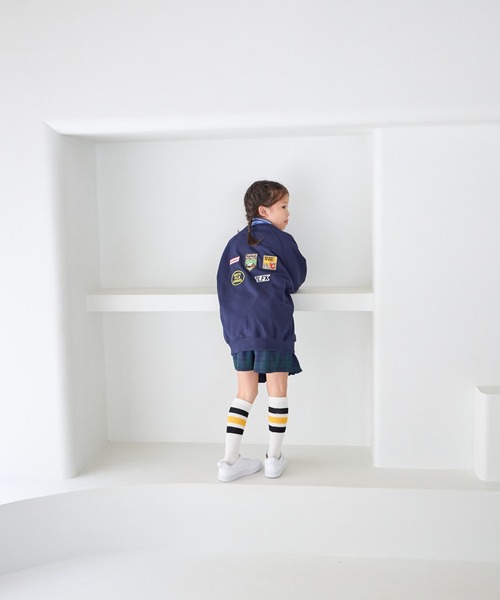 LOWRYS FARM（ローリーズファーム）の「バックワッペンウラケプルオーバー　152398（スウェット・キッズ・グレー/ネイビー/グリーン・110cm/120cm/130cm/140cm/150cm）」の21枚目の写真