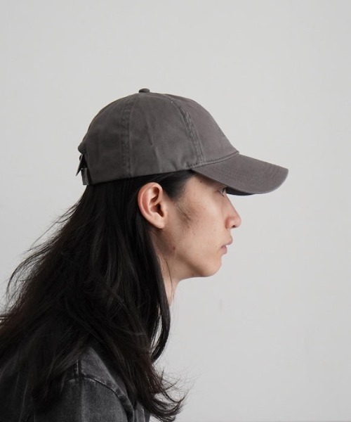 GANNI（ガニー）の「GANNI Cap Hat（キャップ・メンズ・アッシュグレー・ONE SIZE）」の2枚目の写真