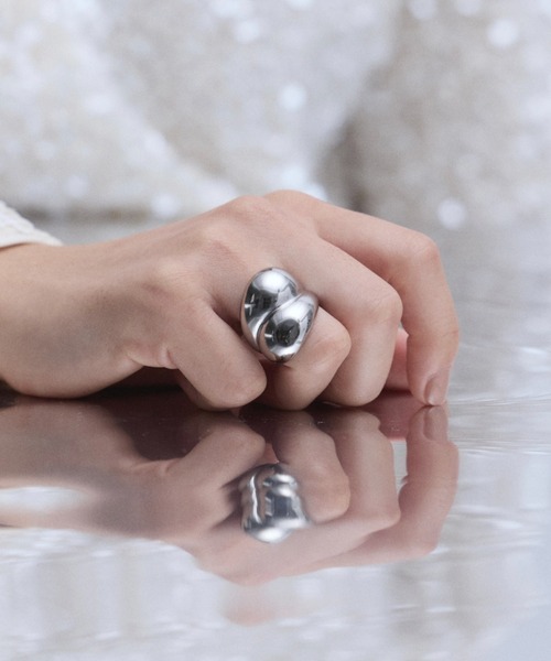 ciite' surgical stainless（シーテサージカルステンレス）の「【 金属アレルギー対応 】 ニュアンスボリューム リング サージカルステンレス（リング・レディース・ゴールド/シルバー・11号/13号/15号）」の2枚目の写真