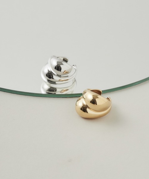 ciite' surgical stainless（シーテサージカルステンレス）の「【 金属アレルギー対応 】 ニュアンスボリューム リング サージカルステンレス（リング・レディース・ゴールド/シルバー・11号/13号/15号）」の4枚目の写真