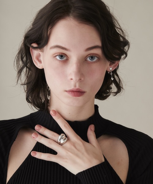 ciite' surgical stainless（シーテサージカルステンレス）の「【 金属アレルギー対応 】 ニュアンスボリューム リング サージカルステンレス（リング・レディース・ゴールド/シルバー・11号/13号/15号）」の8枚目の写真