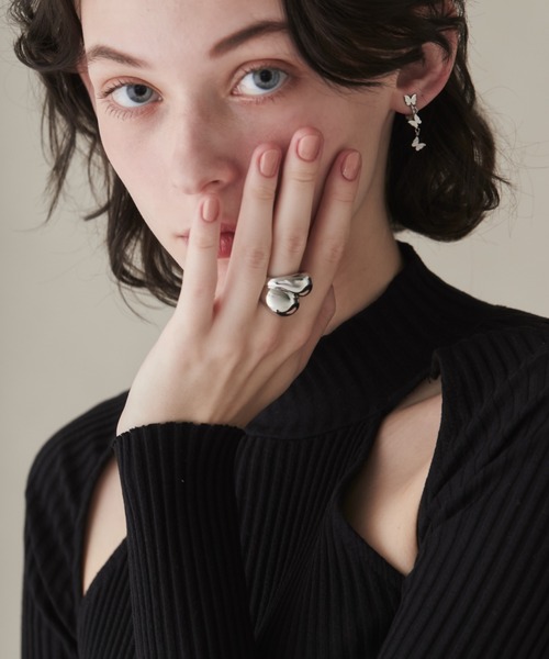 ciite' surgical stainless（シーテサージカルステンレス）の「【 金属アレルギー対応 】 ニュアンスボリューム リング サージカルステンレス（リング・レディース・ゴールド/シルバー・11号/13号/15号）」の9枚目の写真