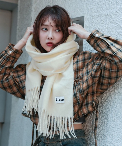 ALAND（エーランド）の「【UNISEX】ALAND／カシミヤタッチマフラー（マフラー・レディース・オフホワイト/チャコール/ピンク/アイボリー/ブラウン・FREE）」の9枚目の写真