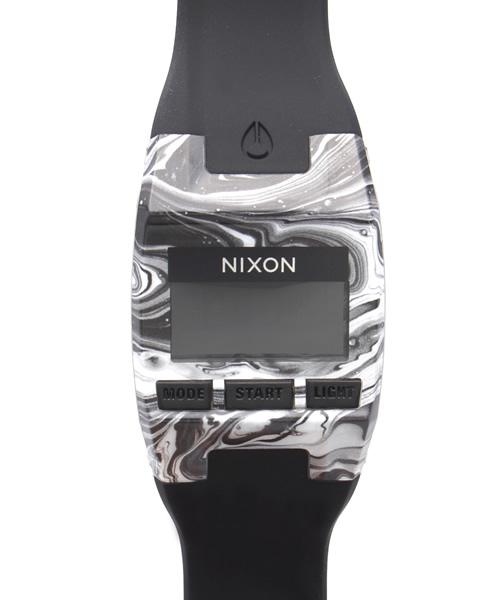 NIXON（ニクソン）の「THE COMP S（アナログ腕時計・レディース・イエロー/コーラル/その他1/ブラック/マルチ/ブラック×ホワイト・FREE）」の7枚目の写真