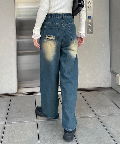 ROGER AND RAW（ロジャーアンドロウ）の「ダメージデニムワイドパンツ（デニムパンツ・レディース・ブルー・SMALL/MEDIUM）」の2枚目の写真