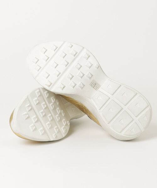 Guess（ゲス）の「GUESS VITERBO ゴールド 厚底 スニーカー（スニーカー・レディース・ゴールド・41/40/43/42/39）」の22枚目の写真