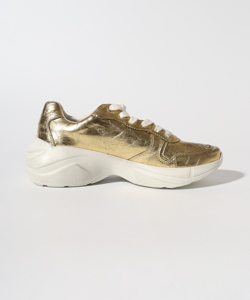 Guess（ゲス）の「GUESS VITERBO ゴールド 厚底 スニーカー（スニーカー・レディース・ゴールド・41/40/43/42/39）」の9枚目の写真