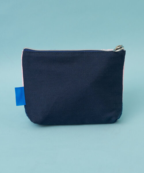 BIRTHDAY BAR（バースデイバー）の「umao×BIRTHDAY BAR　さがらポーチ（ポーチ・レディース・ブルー/ピンク・0）」の4枚目の写真