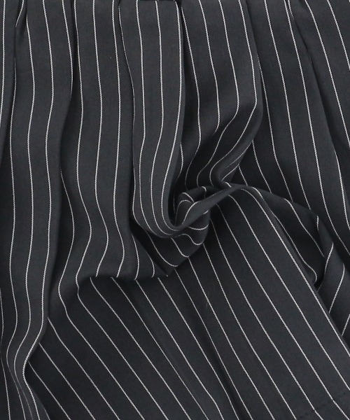 ALLuRing ChaRm(アリュリングチャーム)の「Strip Ruffle Pleated Mini Skirt / ストライプフリルプリーツスカート(スカート・レディース・グレー/ブラック・M/S)」の5枚目の写真
