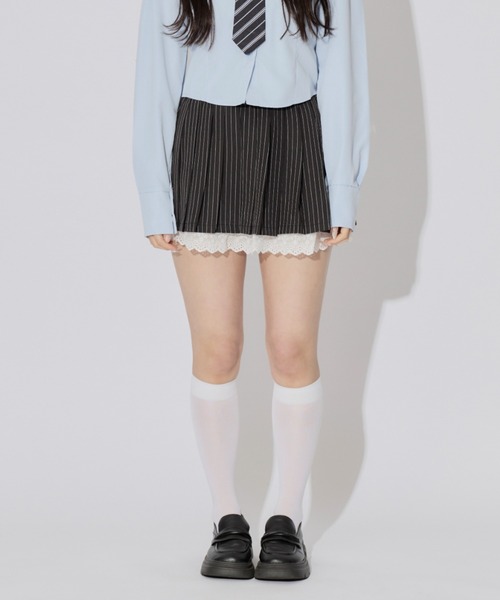 ALLuRing ChaRm(アリュリングチャーム)の「Strip Ruffle Pleated Mini Skirt / ストライプフリルプリーツスカート(スカート・レディース・グレー/ブラック・M/S)」の15枚目の写真
