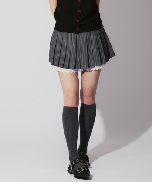 ALLuRing ChaRm(アリュリングチャーム)の「Strip Ruffle Pleated Mini Skirt / ストライプフリルプリーツスカート(スカート・レディース・グレー/ブラック・M/S)」の22枚目の写真