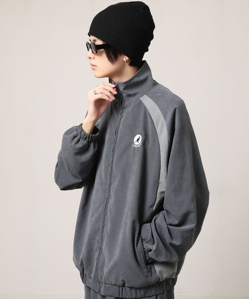 KANGOL（カンゴール）の「【KANGOL】 ピーチ スエード トラックジャケット / 長袖 / ピーチ素材 【セットアップ可能】（ナイロンジャケット・レディース・アイボリー/チャコール/ブルー/カーキ・LARGE/MEDIUM）」の5枚目の写真
