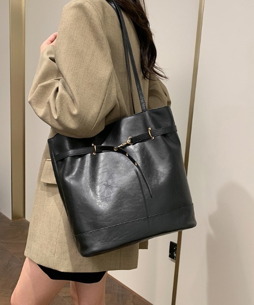Per sist ence(パーシエンス)の「フェイクレザーベルトモチーフ2WAYバッグ(トートバッグ・レディース・ブラウン/ダークブラウン/ブラック・FREE)」の1枚目の写真