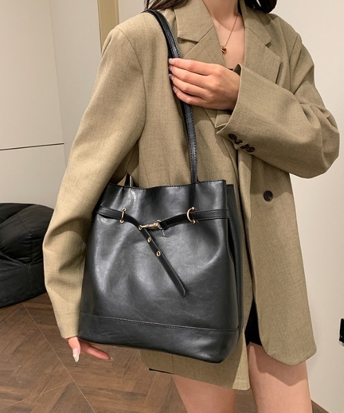 Per sist ence(パーシエンス)の「フェイクレザーベルトモチーフ2WAYバッグ(トートバッグ・レディース・ブラウン/ダークブラウン/ブラック・FREE)」の12枚目の写真