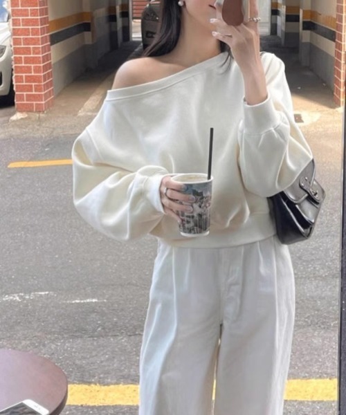 paravion(パラビオン)の「オフショル裏毛プルオーバー(スウェット・レディース・グレー/ブラック/ホワイト・FREE)」の5枚目の写真