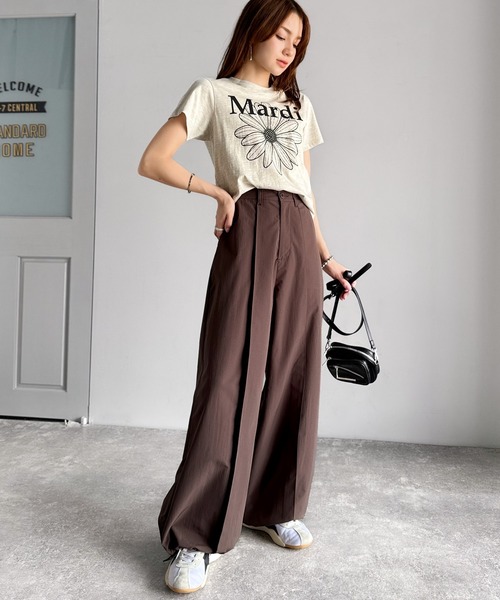 classicalelf(クラシカルエルフ)の「ゆるっとキメる、タックで魅せる。裾ドロスト入り前後タックワイドパンツ(スラックス・レディース・ブラック/ブラウン/ベージュ・LARGE/MEDIUM/SMALL/X-LARGE)」の19枚目の写真