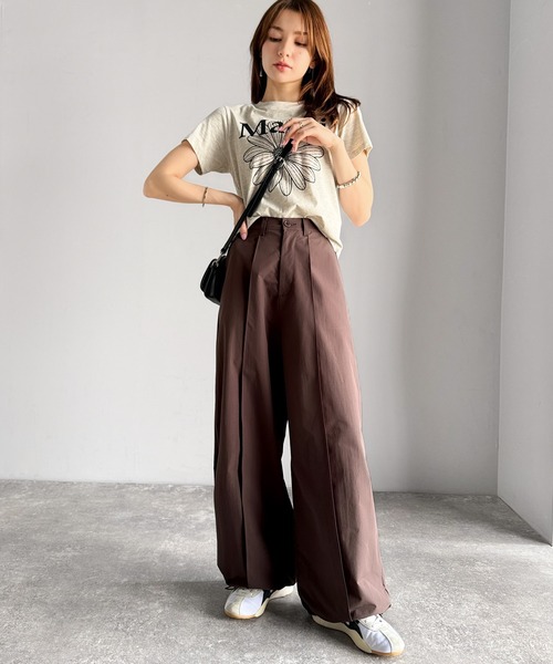 classicalelf(クラシカルエルフ)の「ゆるっとキメる、タックで魅せる。裾ドロスト入り前後タックワイドパンツ(スラックス・レディース・ブラック/ブラウン/ベージュ・LARGE/MEDIUM/SMALL/X-LARGE)」の18枚目の写真
