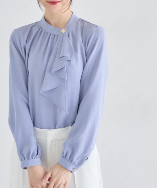 tocco closet(トッコ クローゼット)の「ゴールド釦ラッフルフリルブラウス(シャツ/ブラウス・レディース・ブラック/オフホワイト/ブルー・M)」の15枚目の写真