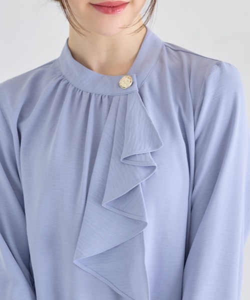 tocco closet(トッコ クローゼット)の「ゴールド釦ラッフルフリルブラウス(シャツ/ブラウス・レディース・ブラック/オフホワイト/ブルー・M)」の18枚目の写真