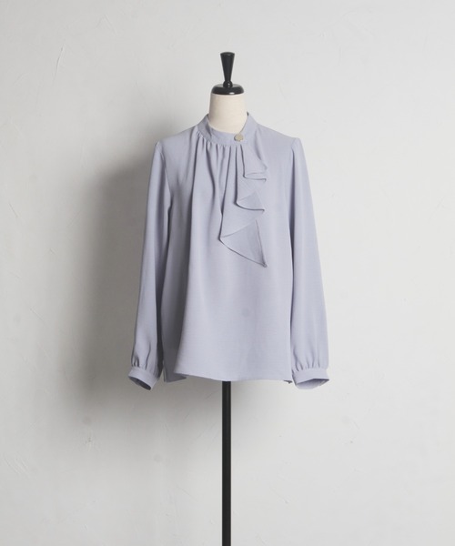 tocco closet(トッコ クローゼット)の「ゴールド釦ラッフルフリルブラウス(シャツ/ブラウス・レディース・ブラック/オフホワイト/ブルー・M)」の19枚目の写真