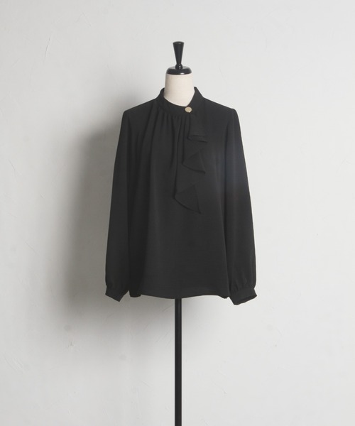 tocco closet(トッコ クローゼット)の「ゴールド釦ラッフルフリルブラウス(シャツ/ブラウス・レディース・ブラック/オフホワイト/ブルー・M)」の20枚目の写真