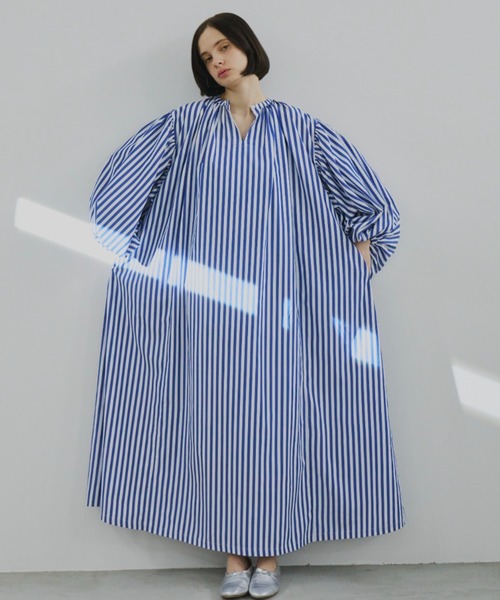 PERNA(ペルナ)の「ストライプロングスリーブギャザーワンピース(ワンピース・レディース・ネイビー/ブラウン・LARGE/MEDIUM)」の8枚目の写真