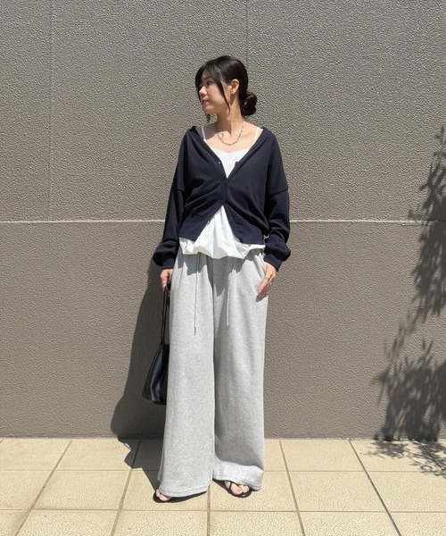 ISOOK（アイスー）の「【ISOOK / アイスー】ドローコードワイドスウェットパンツ / ビッグシルエット ルーズ丈 総ゴム ベルトループ 白 ホワイト グレー 黒 ブラック ZOZOTOWN限定（スウェットパンツ・レディース・ホワイト/ブラック/グレー・FREE）」の20枚目の写真