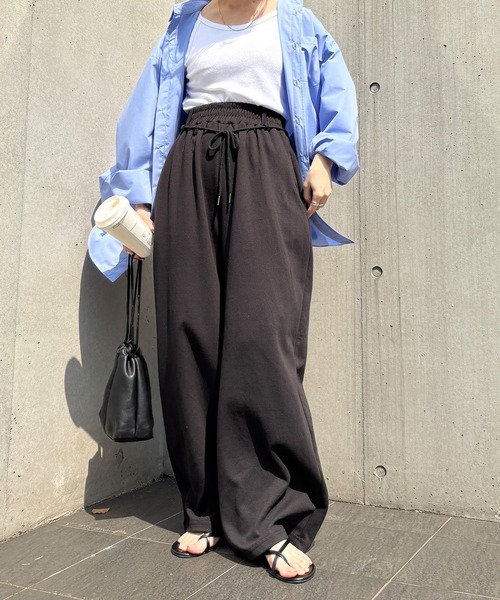 ISOOK（アイスー）の「【ISOOK / アイスー】ドローコードワイドスウェットパンツ / ビッグシルエット ルーズ丈 総ゴム ベルトループ 白 ホワイト グレー 黒 ブラック ZOZOTOWN限定（スウェットパンツ・レディース・ホワイト/ブラック/グレー・FREE）」の13枚目の写真