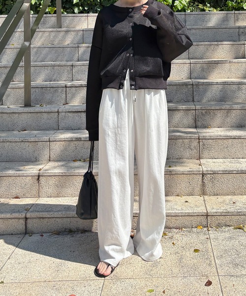 ISOOK（アイスー）の「【ISOOK / アイスー】ドローコードワイドスウェットパンツ / ビッグシルエット ルーズ丈 総ゴム ベルトループ 白 ホワイト グレー 黒 ブラック ZOZOTOWN限定（スウェットパンツ・レディース・ホワイト/ブラック/グレー・FREE）」の16枚目の写真