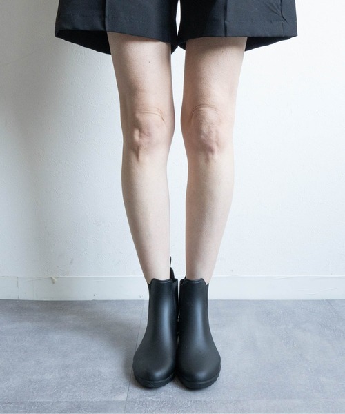 Fabby fabby(ファビィーファビィー)の「サイドゴアショートレインブーツ(レインシューズ・レディース・ブラック・LARGE/MEDIUM/SMALL)」の3枚目の写真
