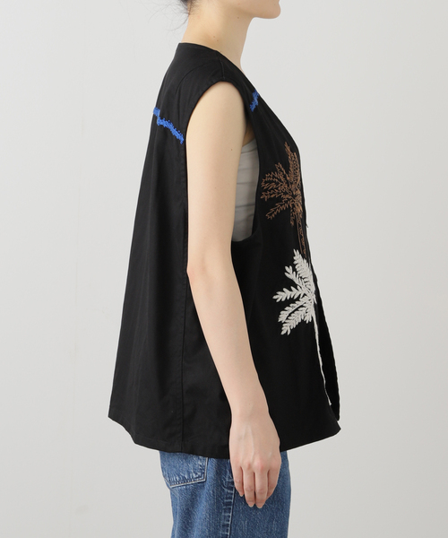 JOINT WORKS（ジョイントワークス）の「【NOMARHYTHM TEXTILE】Palm Tree Hand Embroidery Vest（ベスト・レディース・ブラック・2）」の5枚目の写真
