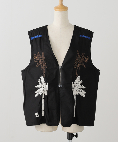 JOINT WORKS（ジョイントワークス）の「【NOMARHYTHM TEXTILE】Palm Tree Hand Embroidery Vest（ベスト・レディース・ブラック・2）」の3枚目の写真