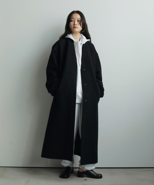 anuke（アンヌーク）の「Collarless Cocoon Coat（ステンカラーコート