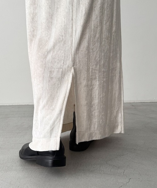 CANAL JEAN(キャナルジーン)の「Miller ベロアパネルリブスカート(スカート・レディース・ネイビー/アイボリー・ONE SIZE)」の14枚目の写真