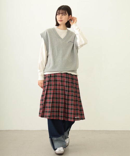 MILKFED.（ミルクフェド）の「V-NECK SWEAT VEST（ベスト・レディース・アッシュ/ブラック/オリーブ・ONE SIZE）」の13枚目の写真